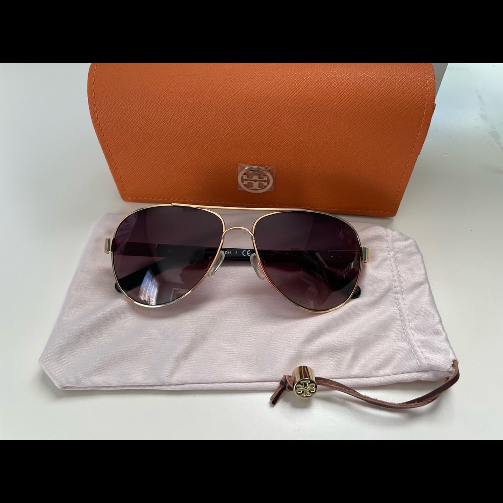 Tory Burch Aviator sunglasses